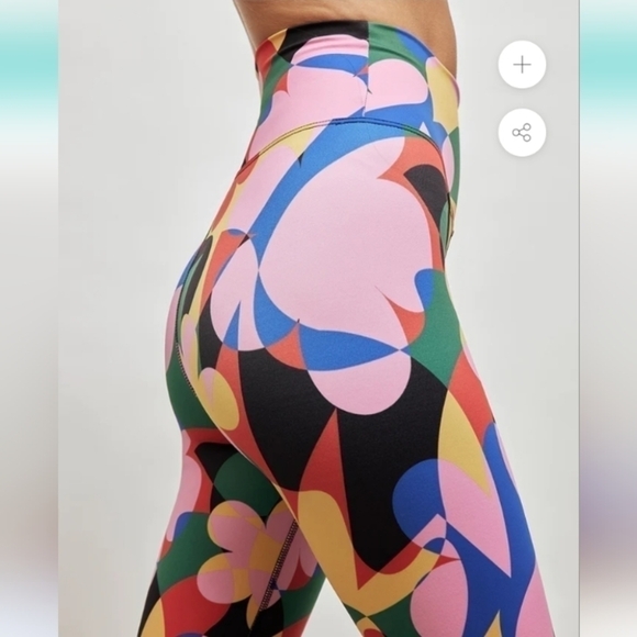 BEACH RIOT Piper Legging in Preppy Geo Floral - Picture 3 of 15